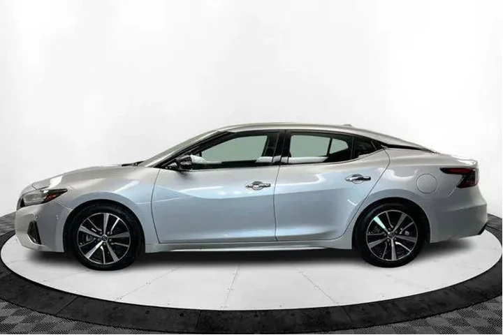 $27995 : Nissan Maxima 2023 3.5 SV 4d image 2