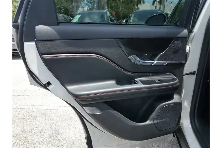 $31990 : Lincoln Corsair 2023 Reserve image 9