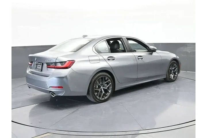 $31879 : BMW 3 Series 2025 330i 4dr S image 6