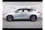 $27875 : Toyota Highlander 2020 AWD X thumbnail