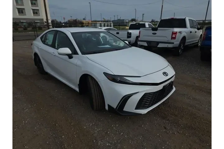 $37900 : Toyota Camry 2026 SE 4dr Sed image 1