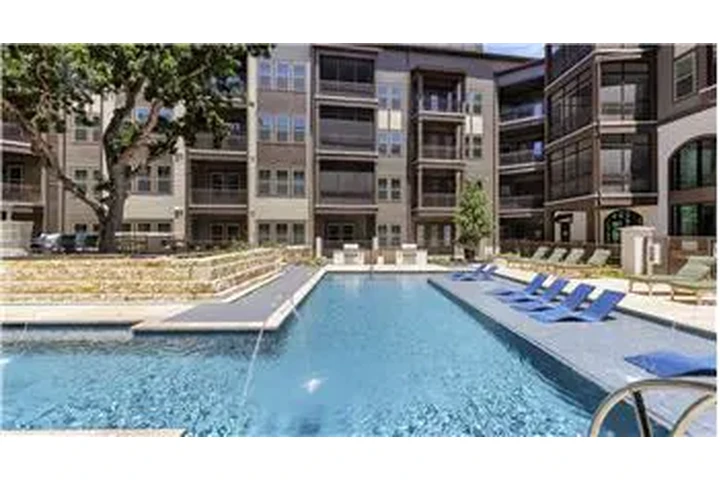 $1980 : Rental property with 0 bedro image 1