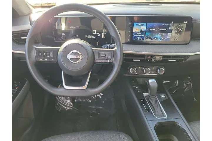 $23900 : Nissan Kicks 2025 SV 4dr Cro image 4