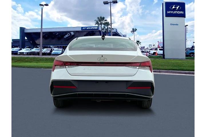 $19264 : Hyundai ELANTRA 2024 SEL 4dr image 6