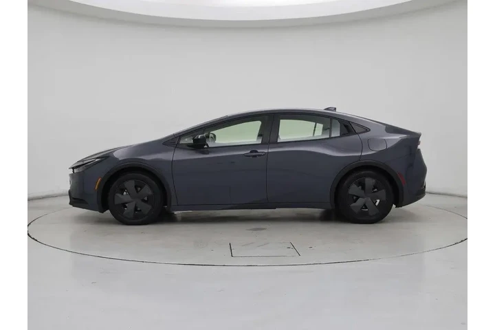 $29998 : Toyota Prius 2024 LE 4dr Hat image 3