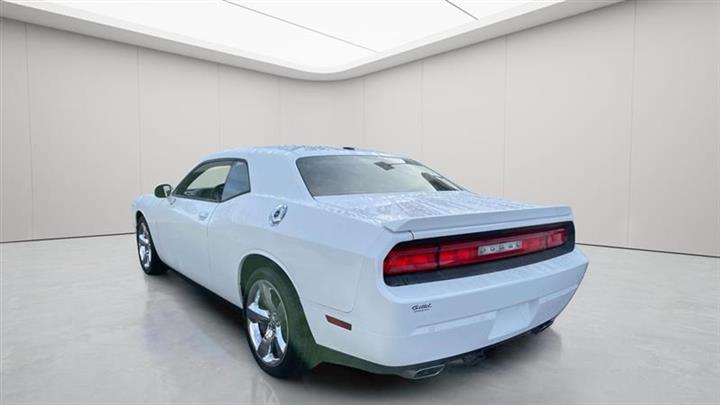 2014 Challenger SXT image 6