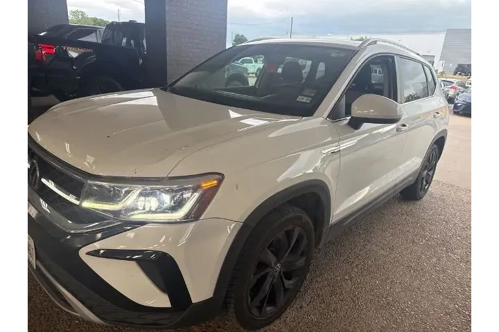 $18778 : Volkswagen Taos 2022 SEL 4dr image 1