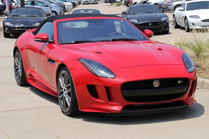 $42441 : 2017 F-TYPE R image 3