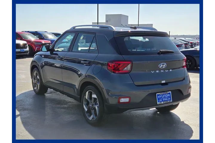 $24638 : Hyundai VENUE 2024 SEL 4dr C image 10