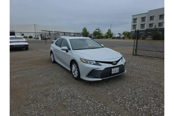 $23500 : Toyota Camry 2023 LE 4dr Sed image 1