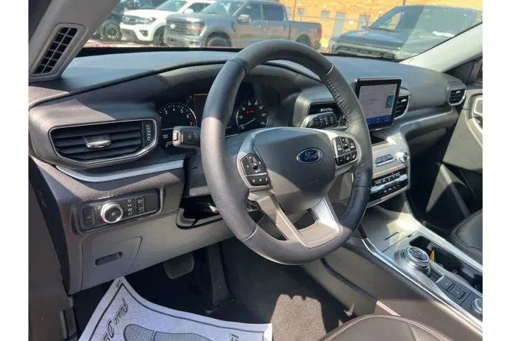 $28715 : Ford Explorer 2022 AWD XLT 4 image 7