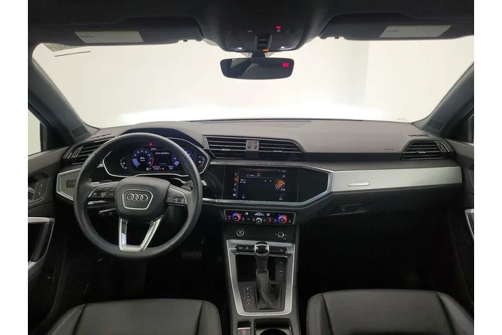 $22998 : Audi Q3 2021 AWD quattro S l image 9