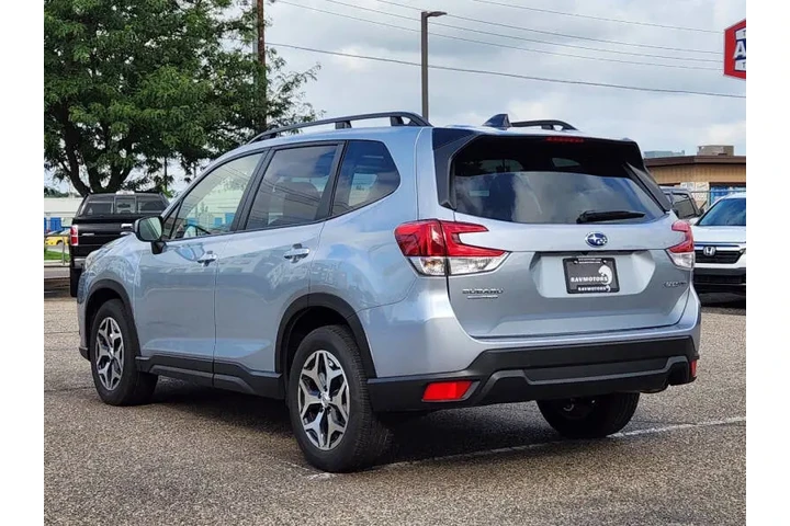 $22475 : 2024 Forester Premium image 8