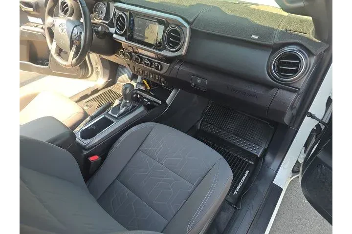 $34995 : Toyota Tacoma 2018 4x4 TRD O image 9