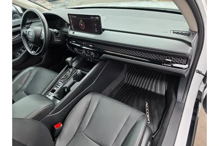 $27500 : Honda Accord Hybrid 2023 EX- image 9