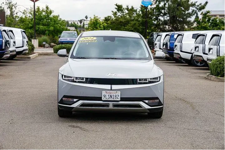 $23992 : Hyundai IONIQ 5 2024 SE 4dr image 7