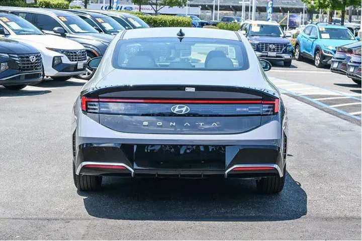 $26089 : Hyundai SONATA 2025 SEL 4dr image 6