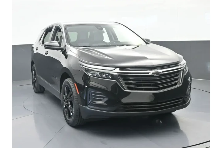 $17990 : Chevrolet Equinox 2024 LS 4d image 9