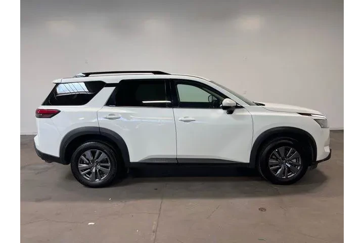 $29992 : Nissan Pathfinder 2024 AWD S image 2