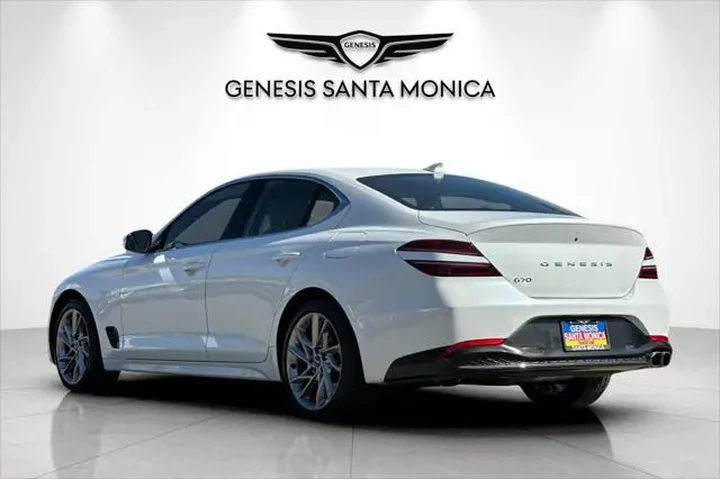 $23778 : Genesis G70 2022 2.0T 4dr Se image 6