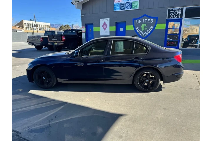 2014 BMW 3-Series 320i Sedan image 8