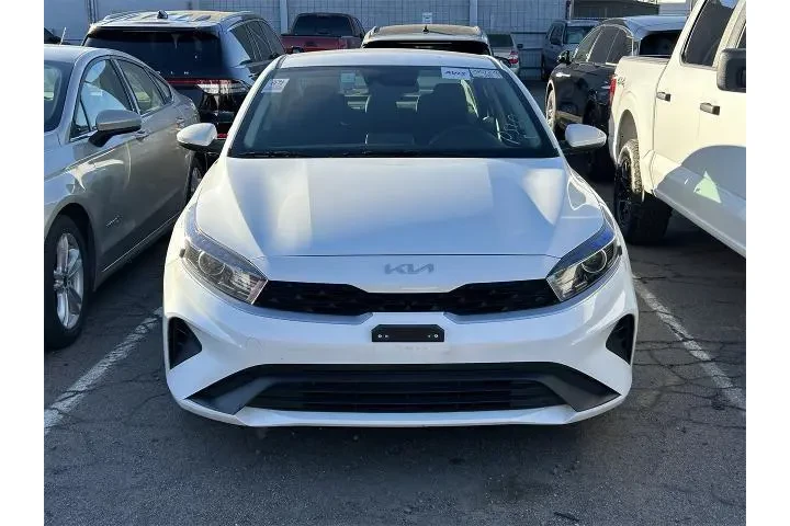 $14653 : Kia Forte 2024 LXS 4dr Sedan image 2