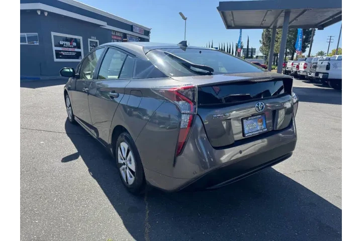 $10998 : 2018 Prius Two Eco image 8