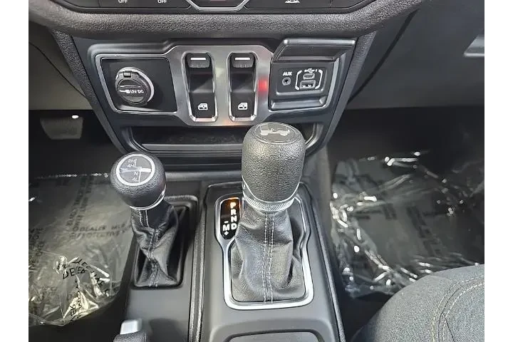 $33131 : Jeep Wrangler 2025 4x4 Sport image 7