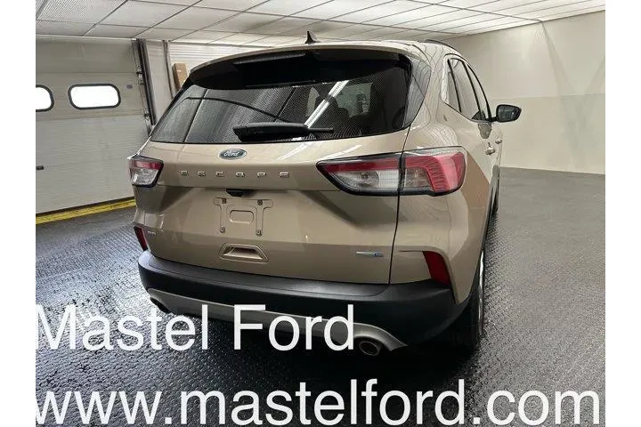 $14800 : Ford Escape 2020 AWD SE 4dr image 3