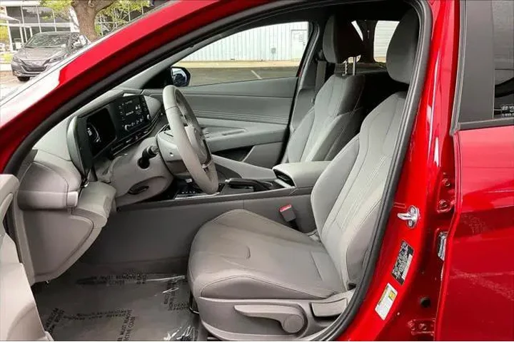 $22812 : Hyundai ELANTRA 2025 SEL Spo image 8