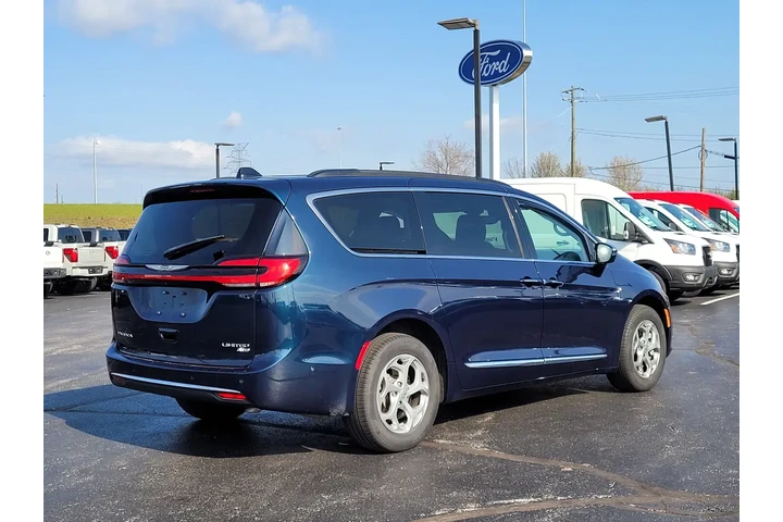 $39281 : Chrysler Pacifica 2023 AWD L image 3