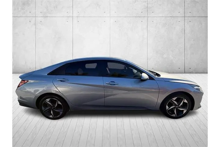 $17635 : Hyundai ELANTRA 2023 SEL 4dr image 4