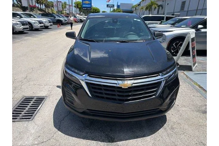 $17894 : Chevrolet Equinox 2023 LS 4d image 2