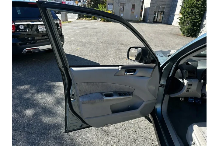 $1495 : 2010 SUBARU FORESTER image 3