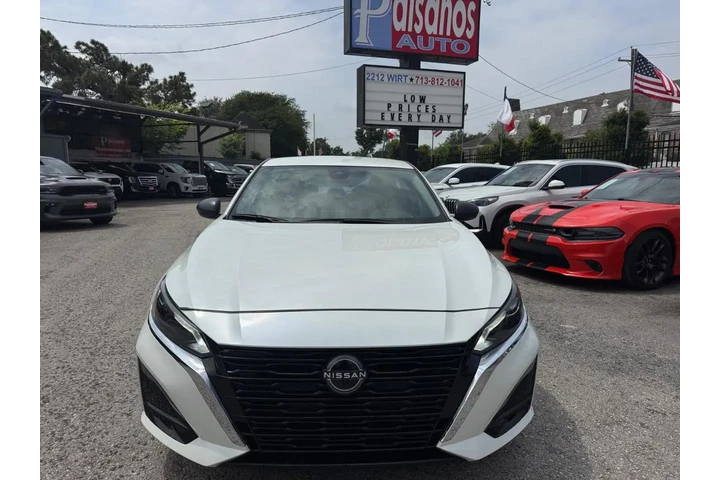 2024 Altima 2.5 SV image 2