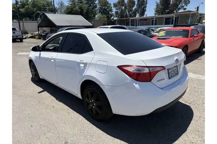 2015 Corolla LE image 7