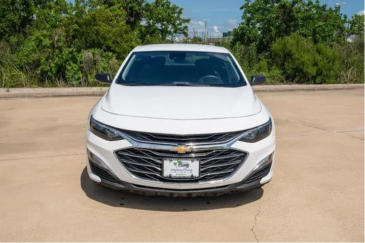 $19252 : Chevrolet Malibu 2023 LS 4dr image 2