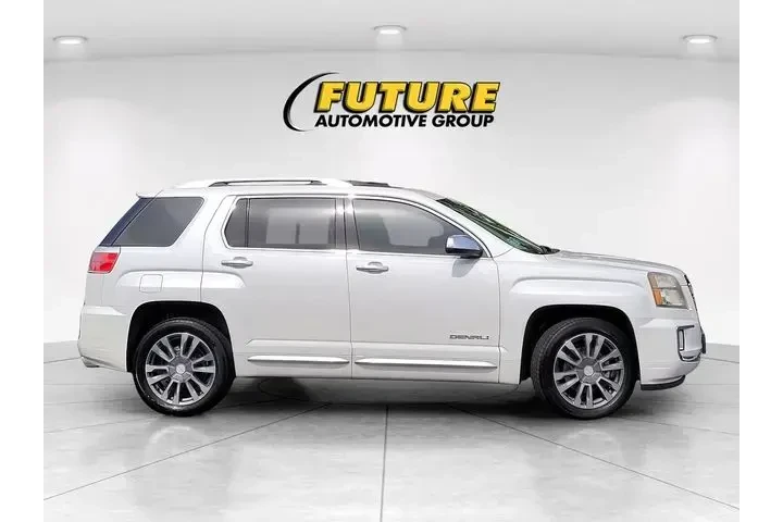 $21988 : GMC Terrain 2017 AWD Denali image 9