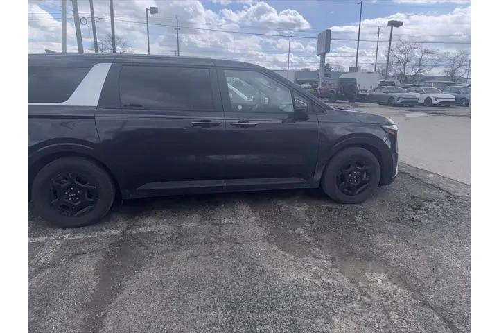 $33933 : Kia Carnival 2025 LXS 4dr Mi image 5