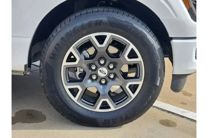 $37505 : Ford F-150 2024 4x2 STX 4dr image 10