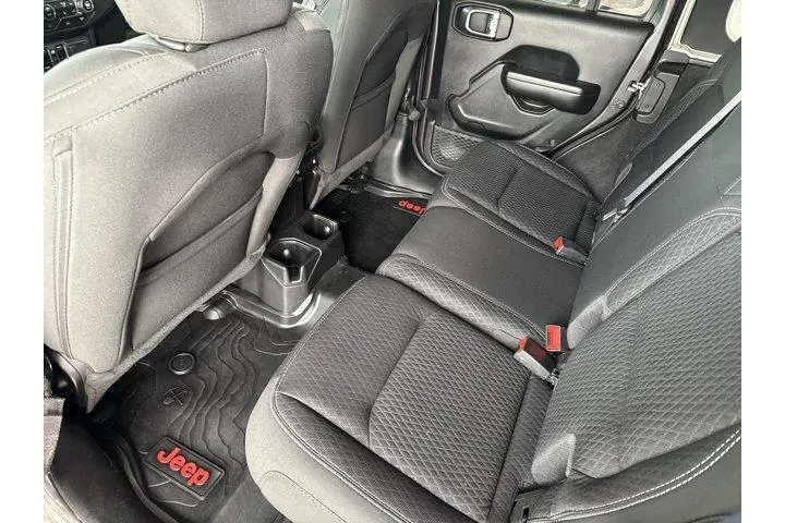 $29335 : Jeep Wrangler Unlimited 2021 image 7