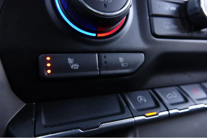 $27995 : 2021 Silverado 1500 2WD Crew image 9