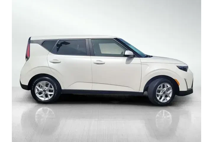 $19521 : Kia Soul 2025 S 4dr Crossove image 3