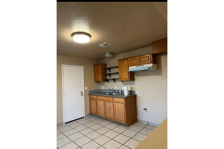 $1350 : BAKERSFIELD APTO. REMODELADO image 5