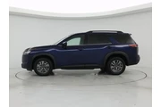 $29998 : Nissan Pathfinder 2025 SV 4d thumbnail