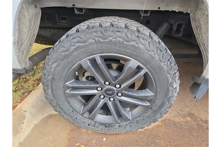 $33000 : Ford F-150 2022 4x4 XLT 4dr image 5