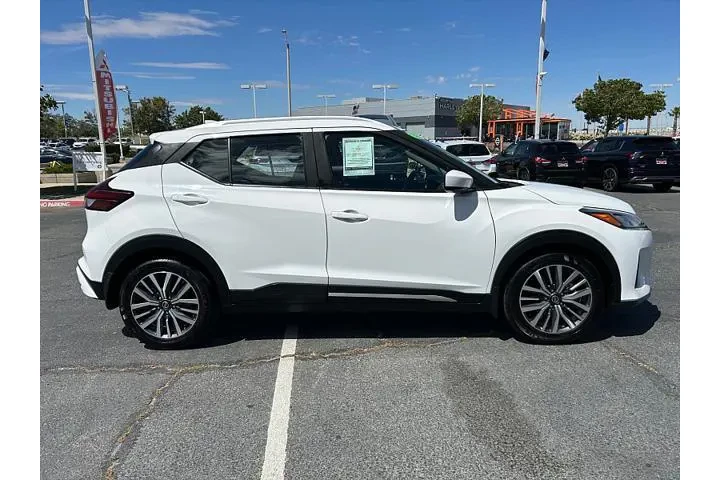 $19995 : Nissan Kicks 2021 SV 4dr Cro image 4