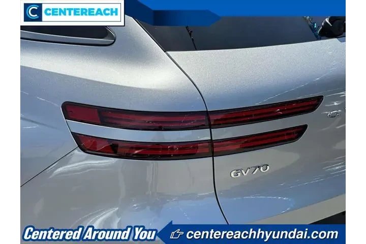 $37488 : Genesis GV70 2023 AWD 2.5T S image 9