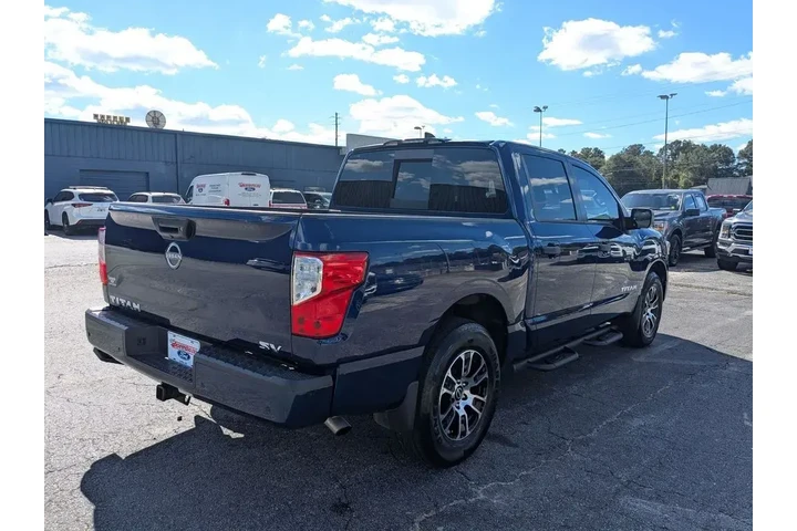 $31991 : Nissan Titan 2023 4x2 SV 4dr image 6
