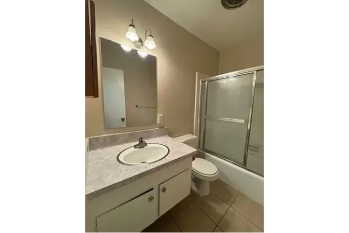 $1895 : Available 2Bedroom Apt  in LA image 9
